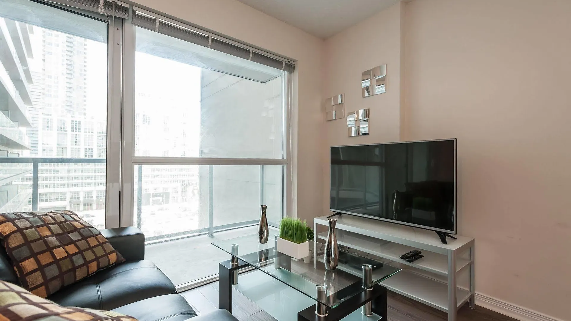 Hotel Life Suites - Front And Spadina Toronto