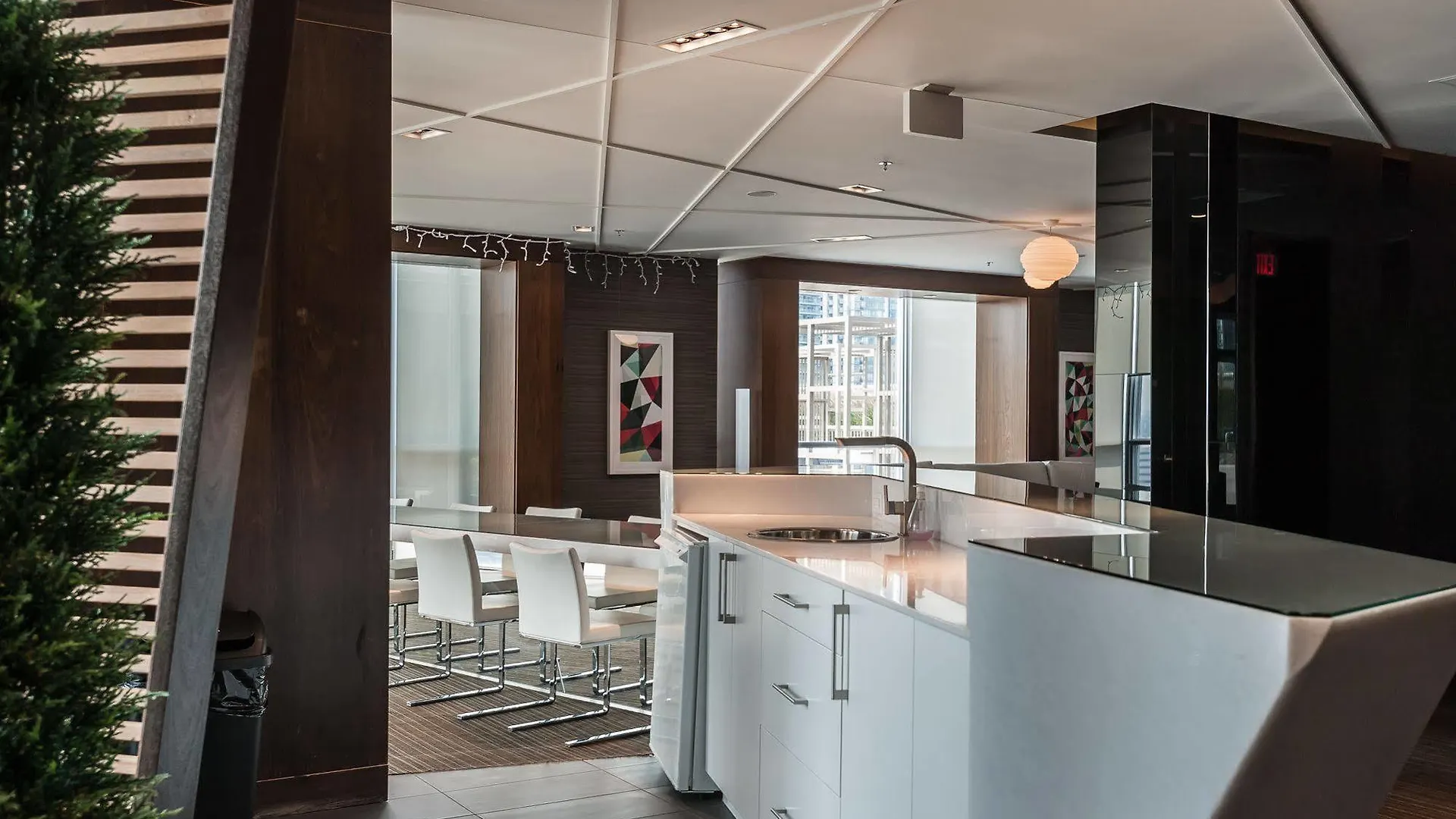 Hotel Life Suites - Front And Spadina Toronto