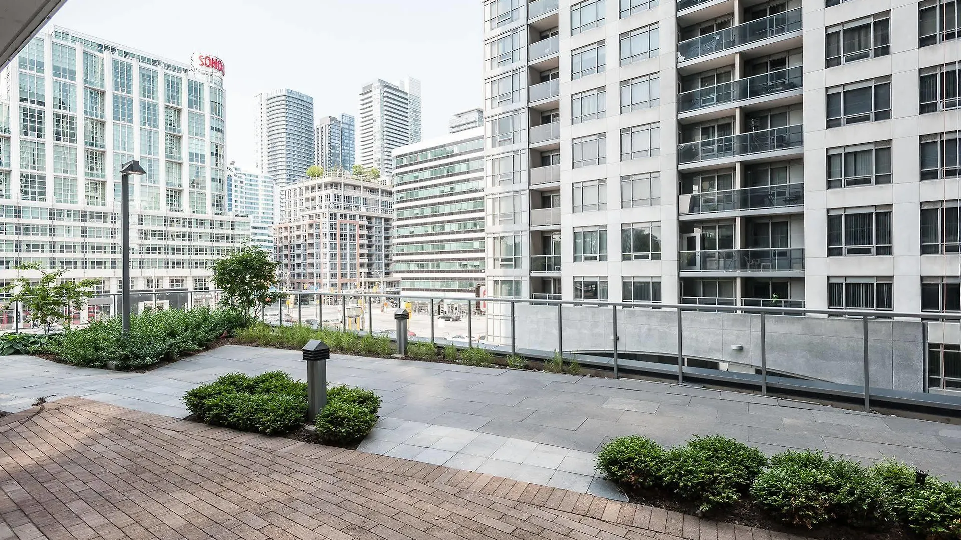 Life Suites - Front And Spadina Toronto 3*,