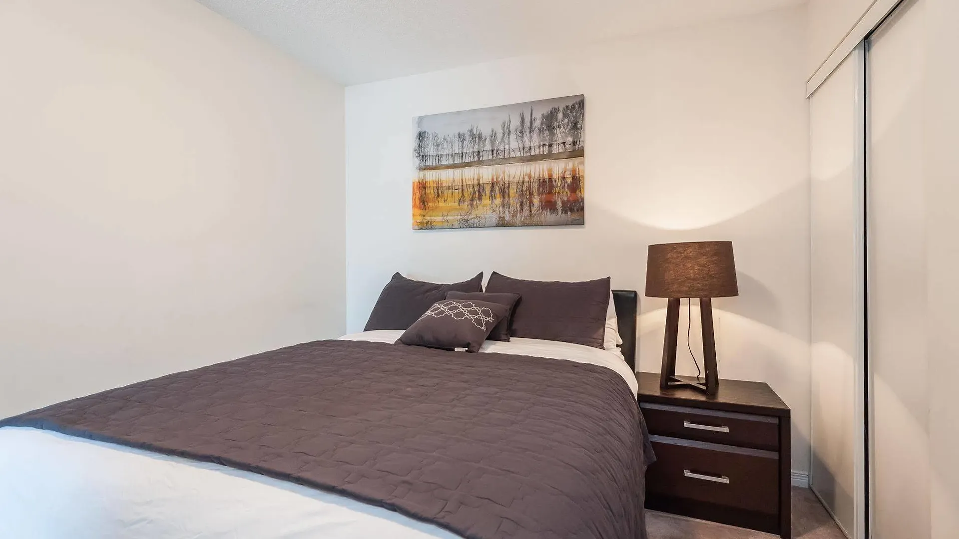 Life Suites - Front And Spadina Toronto Hotel