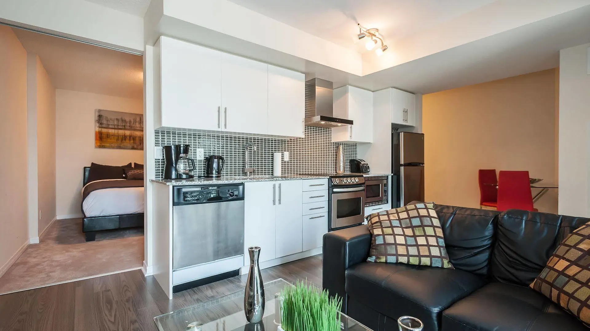 Hotel Life Suites - Front And Spadina Toronto