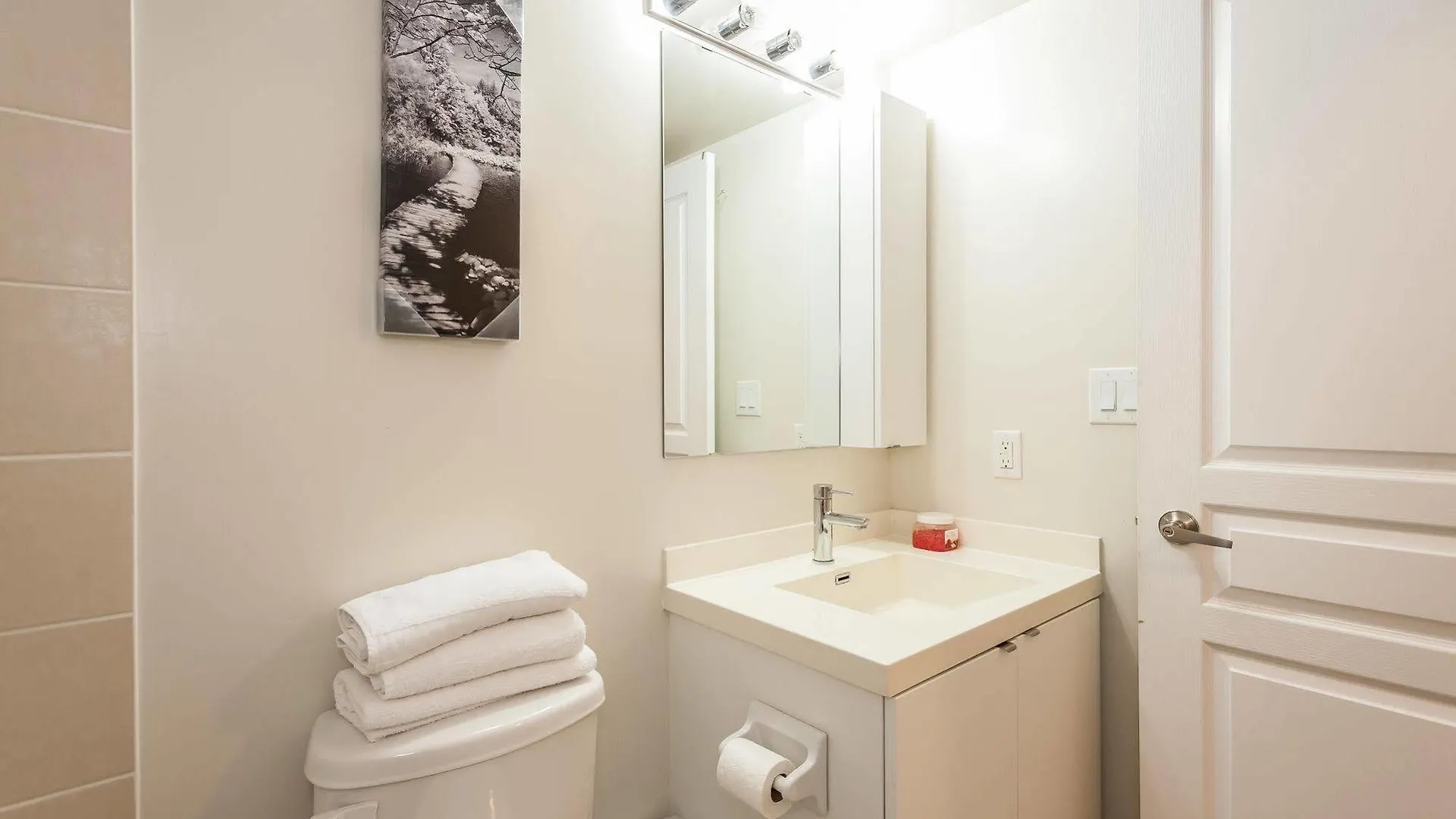 Life Suites - Front And Spadina Toronto 3*,  Kanada